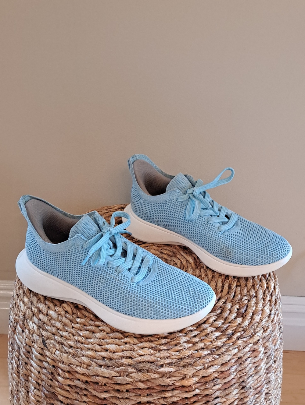 Vivaia Womens Urban Hands Free Light Blue Knit Sneaker White Soles EU41/US9.5